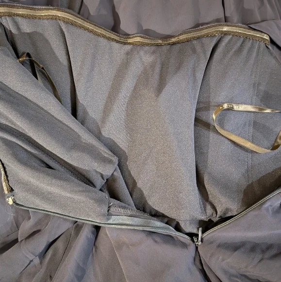 AFTER SIX Women’s Off the Shoulder Evening Gown Navy Blue Size 6 R NWOT - Picture 11 of 11